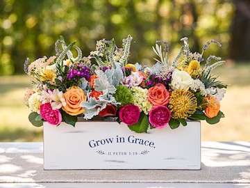 Share your faith with this planter boxes to greet your guests